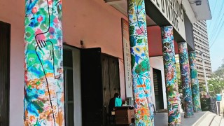LES PILIERS DE LA SALLE D'EXPOSITION RELOOKÉS